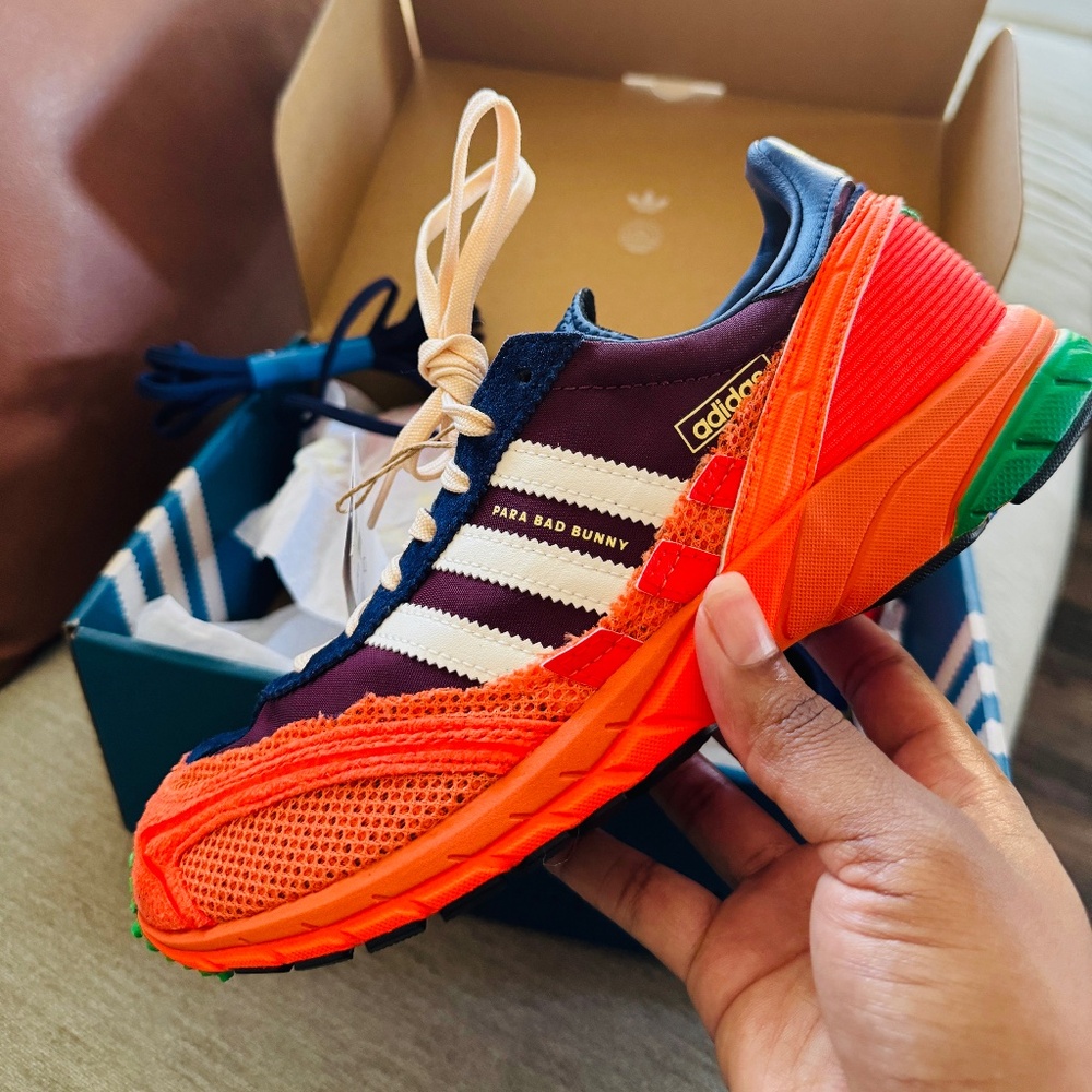 Adidas Para Bad Bunny NWT! Size 7